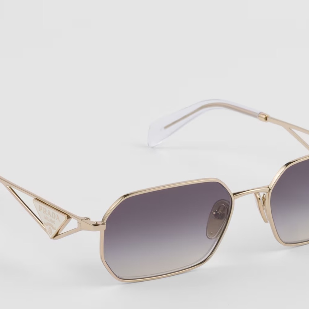 PRADA Gradient Iris Lenses Sunglasses
With Triangle Logo - Picture 7 of 10